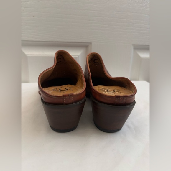 Charlie Horse Tooled Leather Western Mules Women’s Size 8B Slip-On Cowboy Heel - Picture 3 of 10
